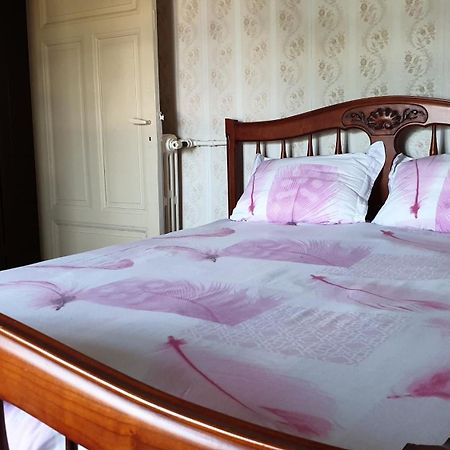 ריום Les Chambres Chez David מראה חיצוני תמונה